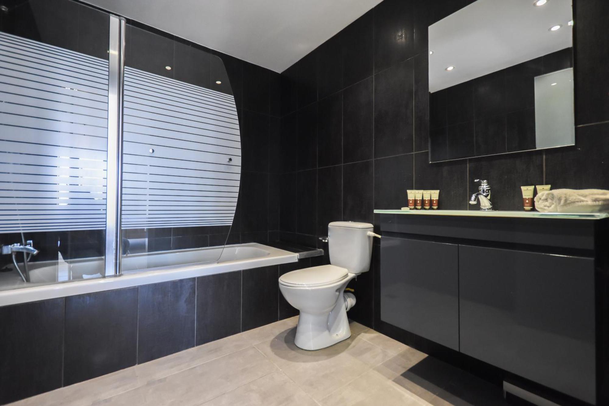 Peaceful 2Br In Noga By Holyguest Apartment เทลอาวีฟ ภายนอก รูปภาพ